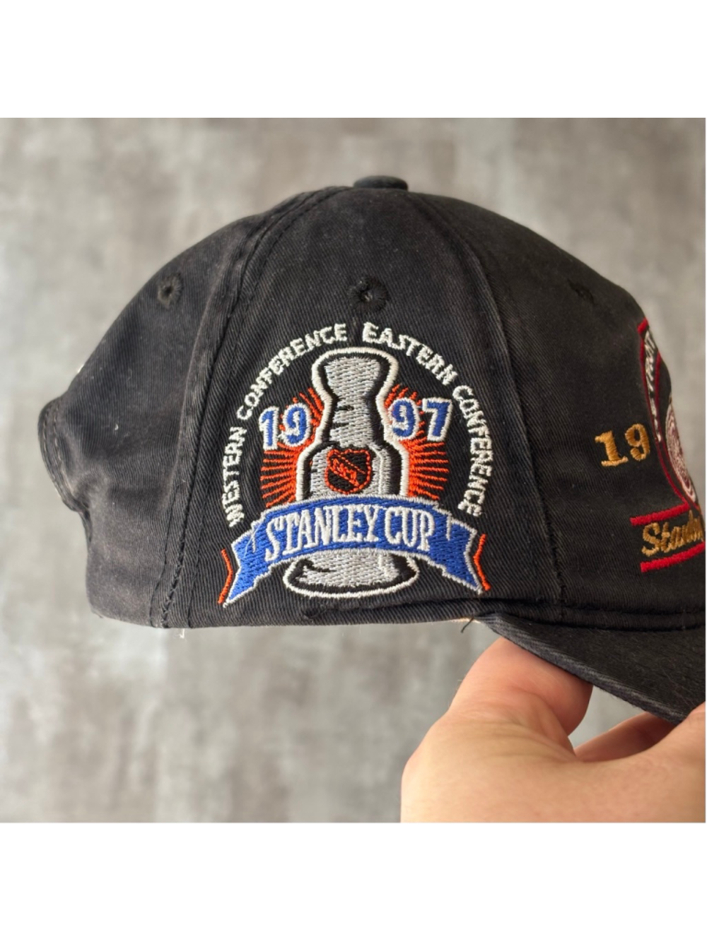Vintage Detroit Red Wings 1997 Stanley Cup Champions SnapBack Hat - Picture 3 of 8